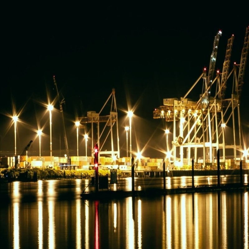 Comprar Focos LED Estadio 240W Philips Driver - Proyector MATRIX 20º